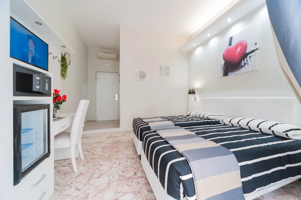 Guesthouse Suites Ottaviano Рим Италия